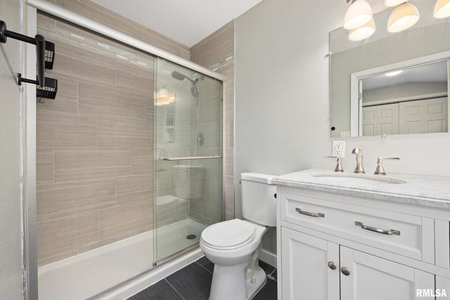 3343 W SAYMORE Lane, Peoria, IL 61615
