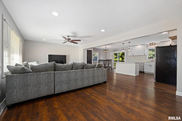 3343 W SAYMORE Lane, Peoria, IL 61615