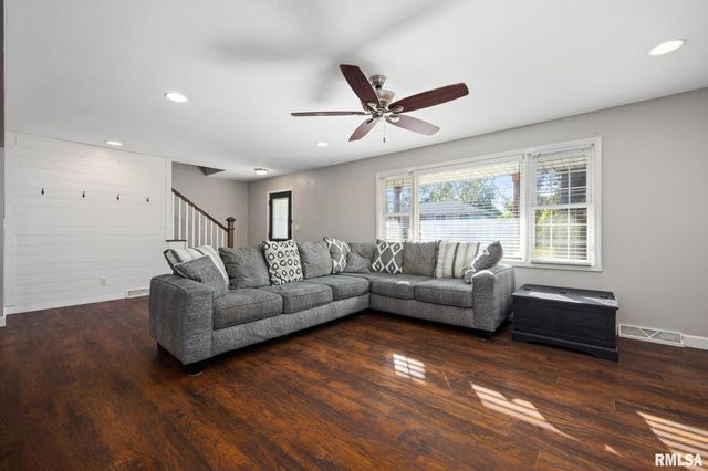 3343 W SAYMORE Lane, Peoria, IL 61615