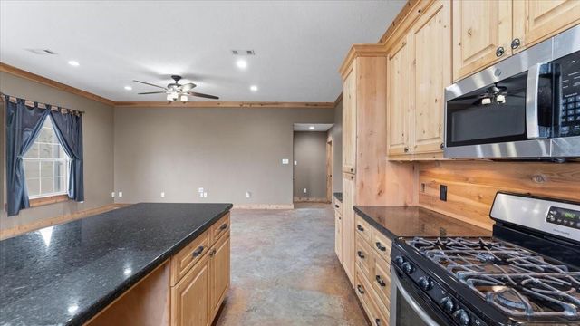 7069 County Road 214, Anderson, TX 77830