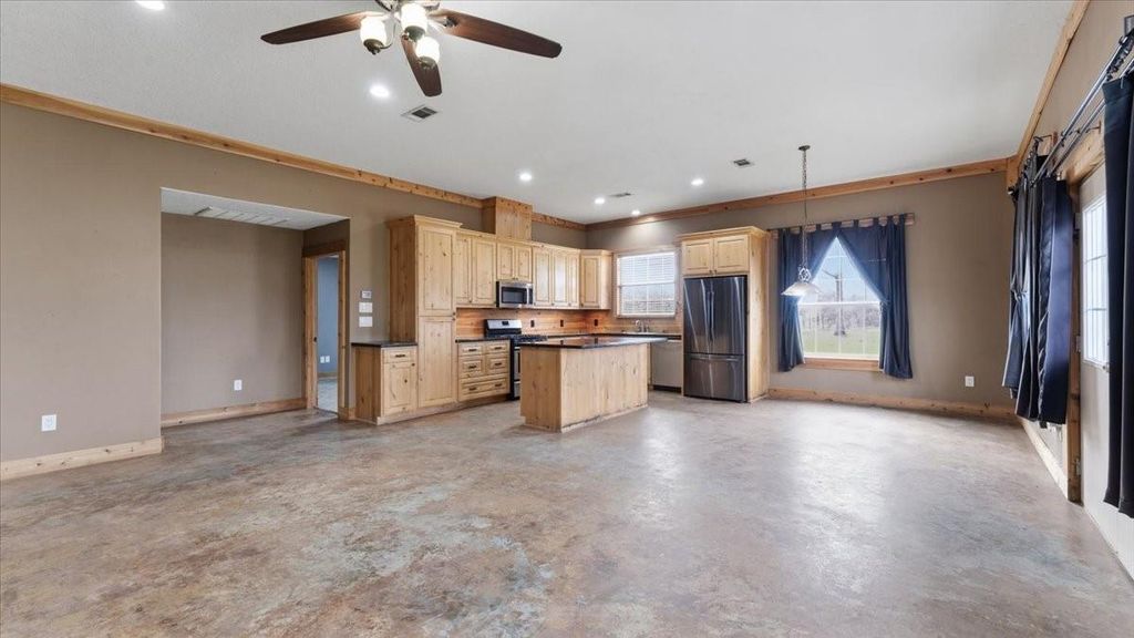 7069 County Road 214, Anderson, TX 77830