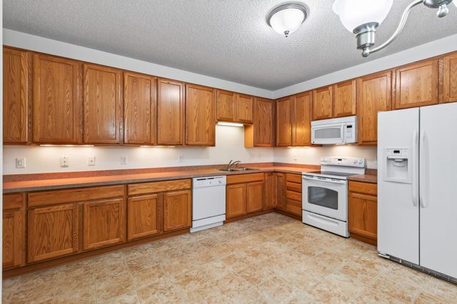 12010 65th Street NE, Albertville, MN 55301