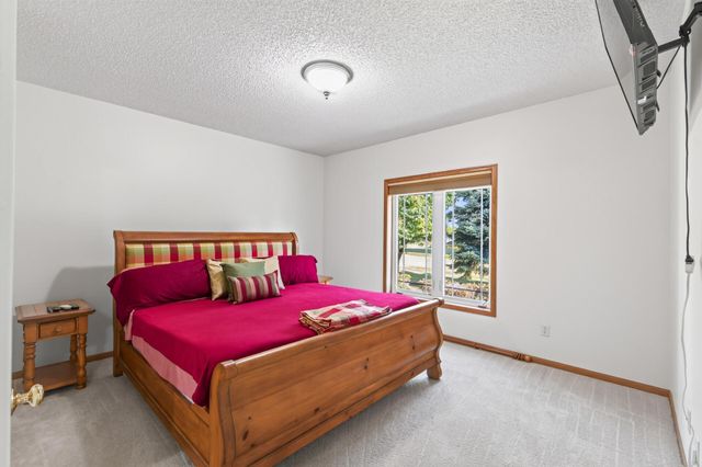 12010 65th Street NE, Albertville, MN 55301