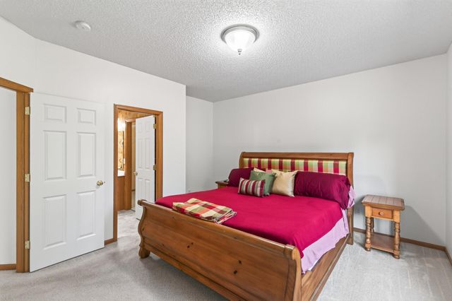 12010 65th Street NE, Albertville, MN 55301