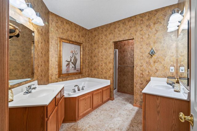 12010 65th Street NE, Albertville, MN 55301