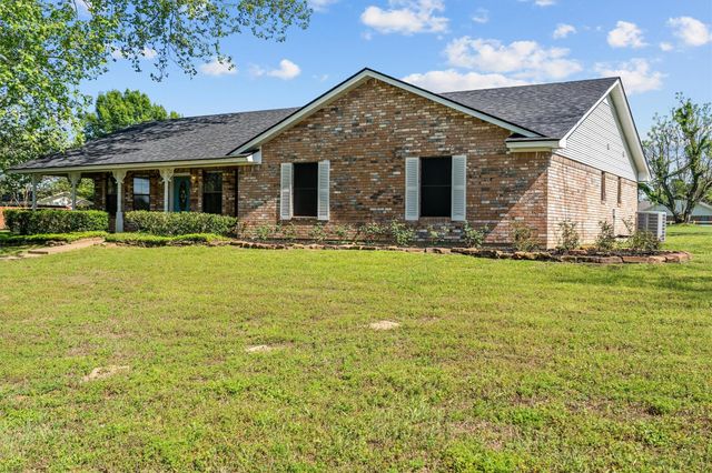 109 Meadowview Street, Crockett, TX 75835