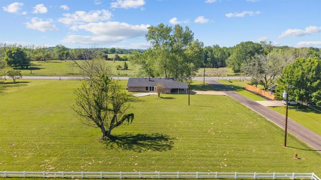 109 Meadowview Street, Crockett, TX 75835