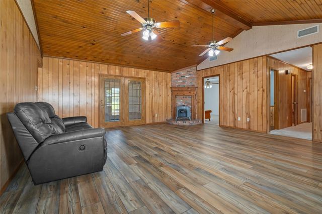 109 Meadowview Street, Crockett, TX 75835