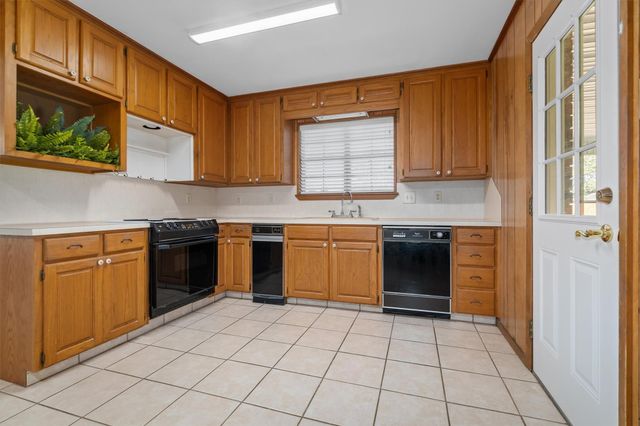 109 Meadowview Street, Crockett, TX 75835