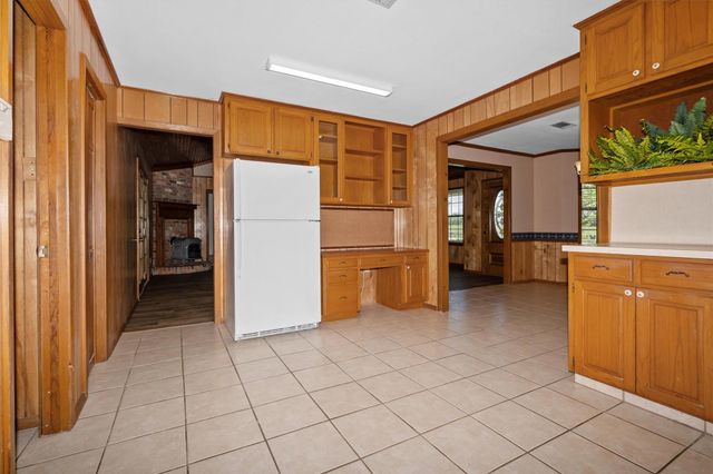 109 Meadowview Street, Crockett, TX 75835