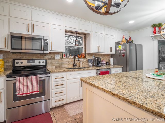 10 Cottonwood, Mcalester, OK 74501