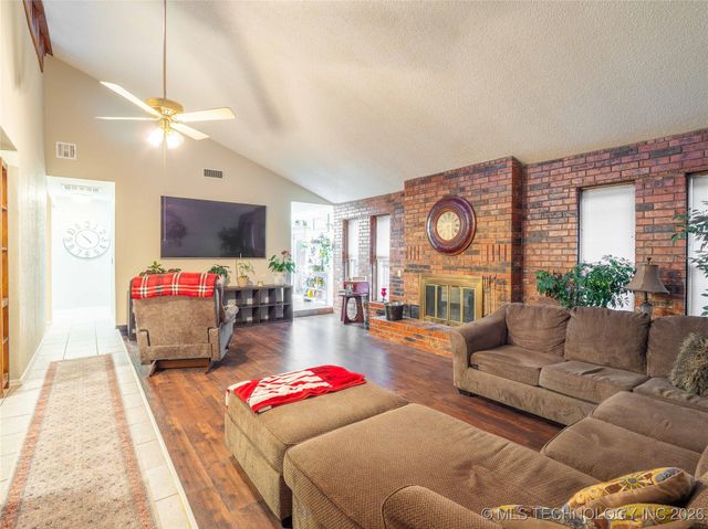 10 Cottonwood, Mcalester, OK 74501