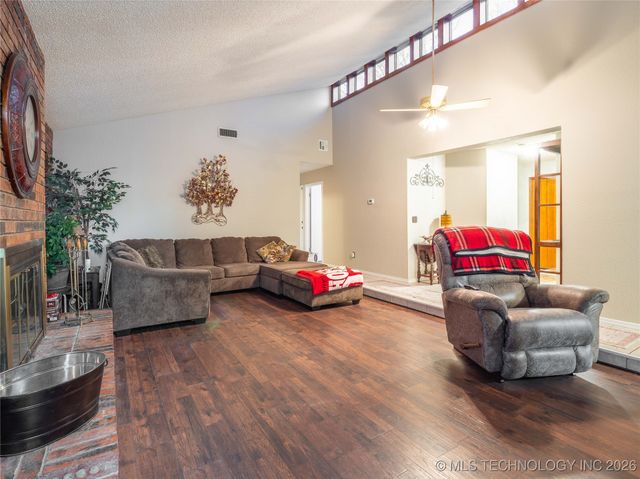 10 Cottonwood, Mcalester, OK 74501