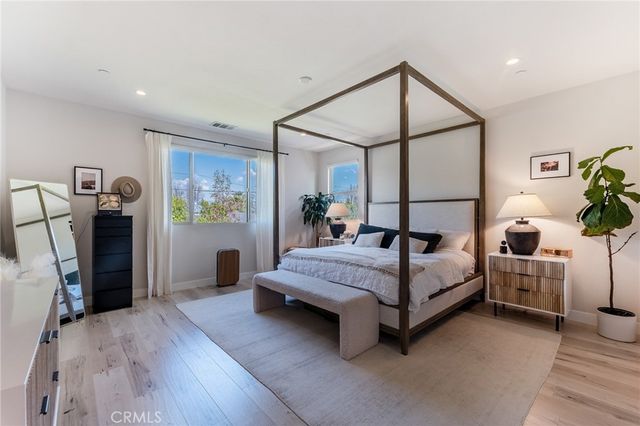 17065 Cantlay, Lake Balboa, CA 91406