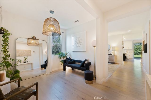 17065 Cantlay, Lake Balboa, CA 91406