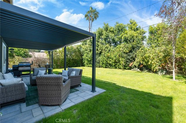 17065 Cantlay, Lake Balboa, CA 91406