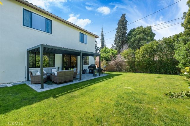 17065 Cantlay, Lake Balboa, CA 91406