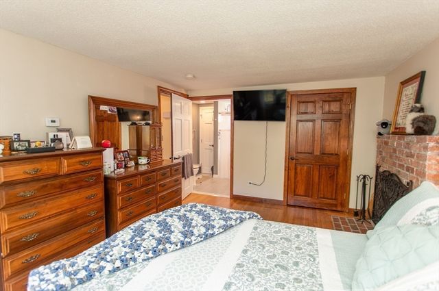 276 Long Pond Rd, Plymouth, MA 02360