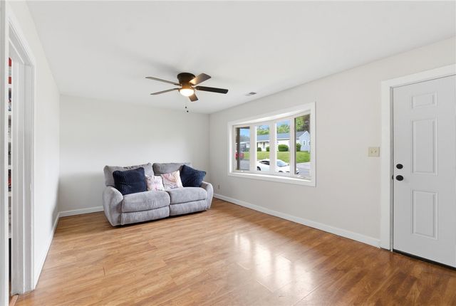 121 Ebony Lane, Fairborn, OH 45324