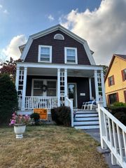 129 Oliver Streets, Pontiac, MI 48342