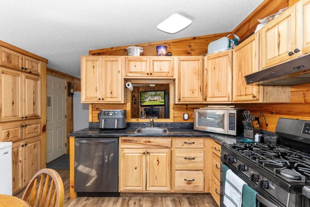 13113 Pinewood Street NE, Gowen, MI 49326