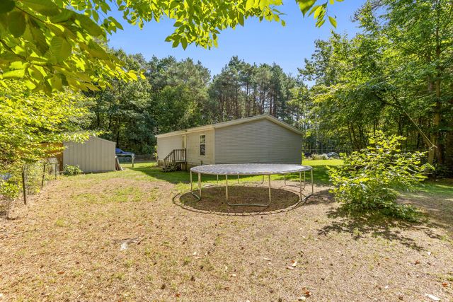 13113 Pinewood Street NE, Gowen, MI 49326