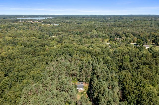13113 Pinewood Street NE, Gowen, MI 49326