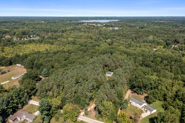 13113 Pinewood Street NE, Gowen, MI 49326