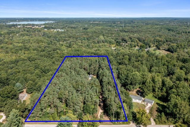 13113 Pinewood Street NE, Gowen, MI 49326