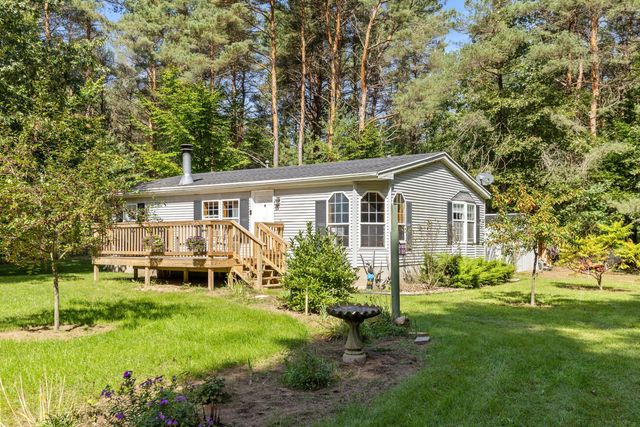 13113 Pinewood Street NE, Gowen, MI 49326