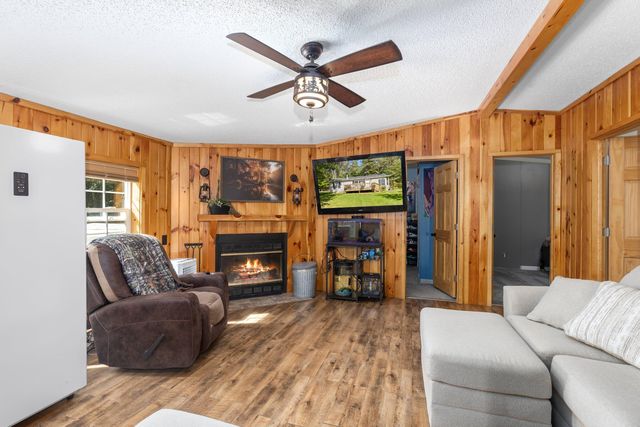 13113 Pinewood Street NE, Gowen, MI 49326