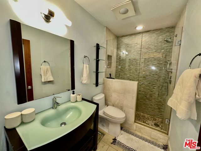 960 Larrabee Street 222, West Hollywood, CA 90069