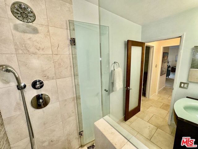 960 Larrabee Street 222, West Hollywood, CA 90069