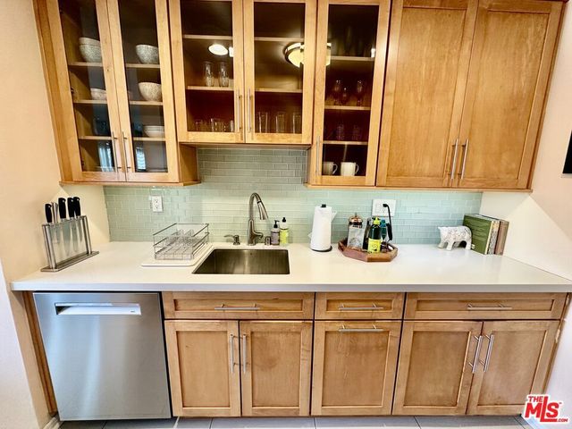 960 Larrabee Street 222, West Hollywood, CA 90069