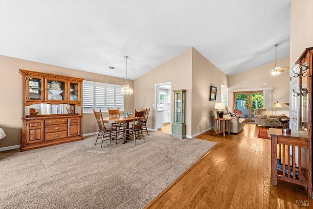 561 Shady Glen Ave, Vacaville, CA 95688
