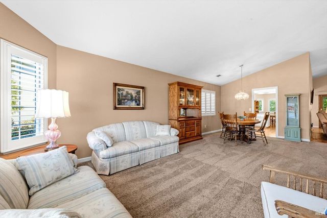561 Shady Glen Ave, Vacaville, CA 95688