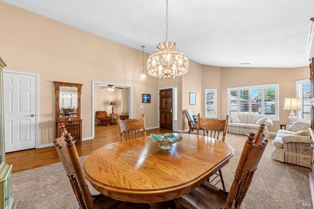 561 Shady Glen Ave, Vacaville, CA 95688