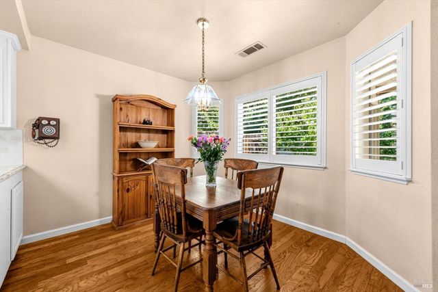 561 Shady Glen Ave, Vacaville, CA 95688