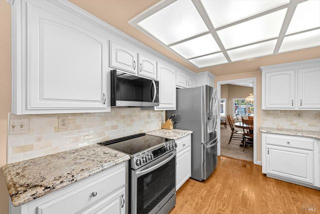 561 Shady Glen Ave, Vacaville, CA 95688