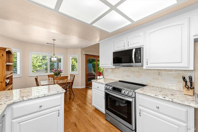 561 Shady Glen Ave, Vacaville, CA 95688