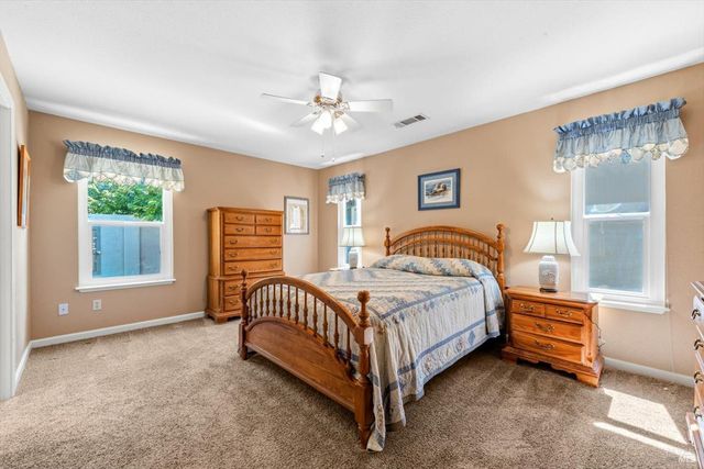 561 Shady Glen Ave, Vacaville, CA 95688