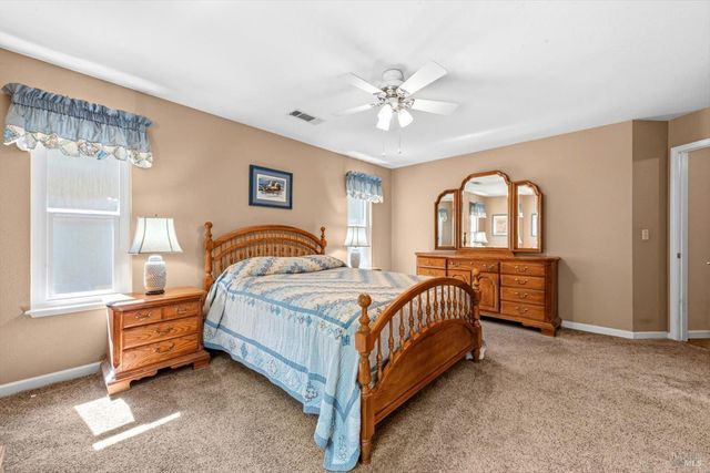 561 Shady Glen Ave, Vacaville, CA 95688