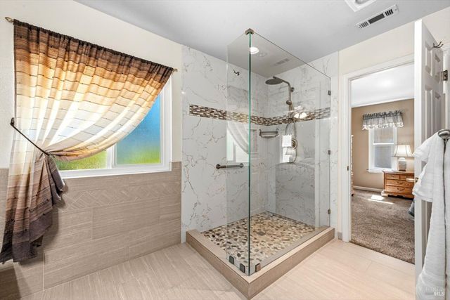 561 Shady Glen Ave, Vacaville, CA 95688