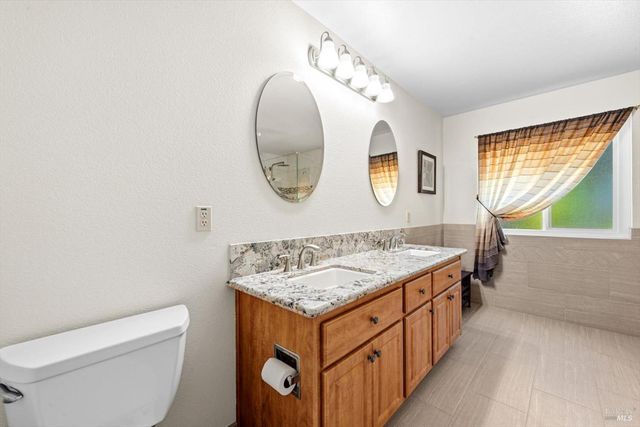 561 Shady Glen Ave, Vacaville, CA 95688