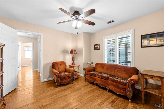 561 Shady Glen Ave, Vacaville, CA 95688