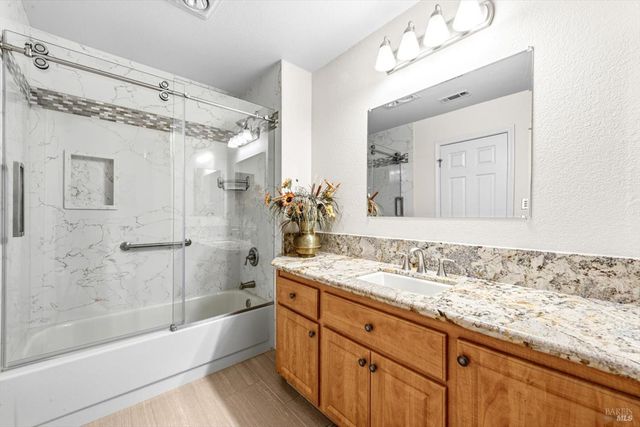 561 Shady Glen Ave, Vacaville, CA 95688