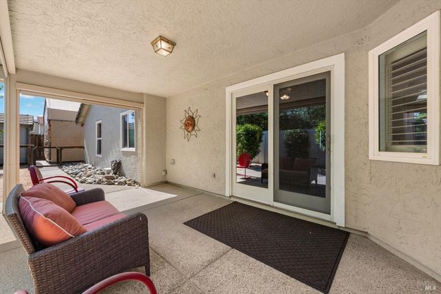 561 Shady Glen Ave, Vacaville, CA 95688