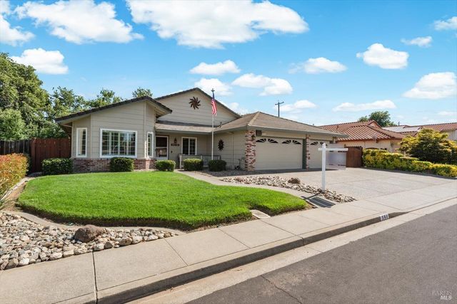 561 Shady Glen Ave, Vacaville, CA 95688