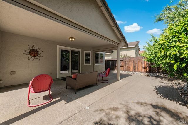 561 Shady Glen Ave, Vacaville, CA 95688