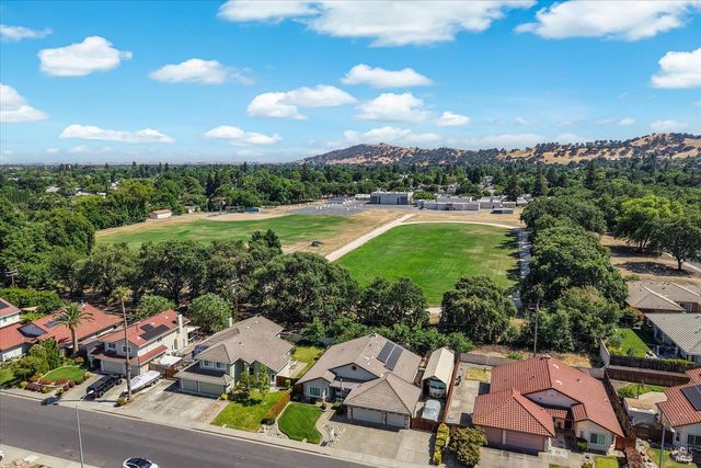 561 Shady Glen Ave, Vacaville, CA 95688